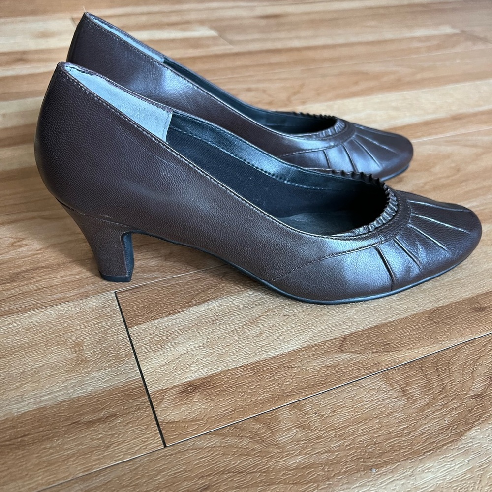 Brown Heels with Ruched Detail and Tapered Heel